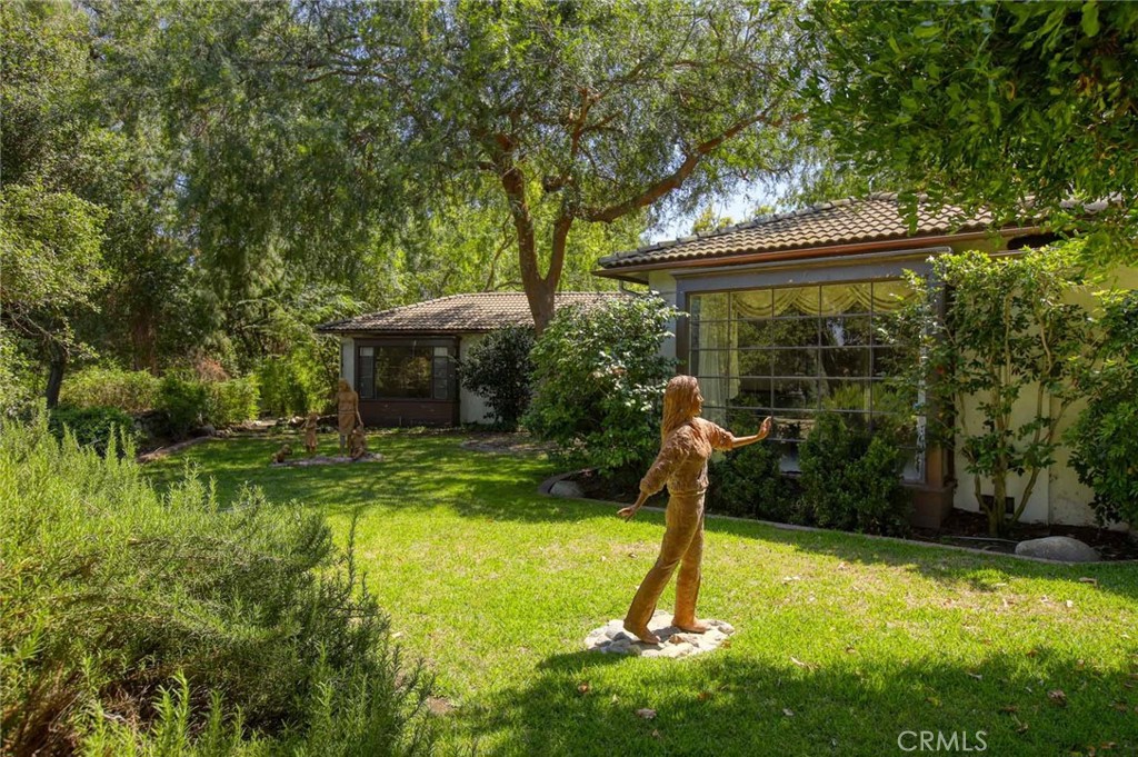 1075 Pine Oak Lane Pasadena, CA 91105 - Photo 38 of 50