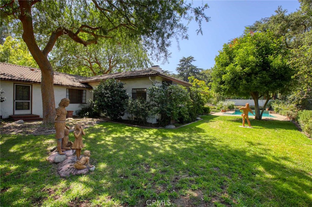 1075 Pine Oak Lane Pasadena, CA 91105 - Photo 39 of 50