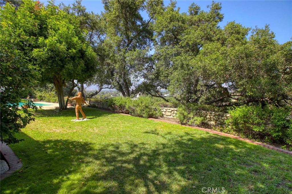 1075 Pine Oak Lane Pasadena, CA 91105 - Photo 40 of 50