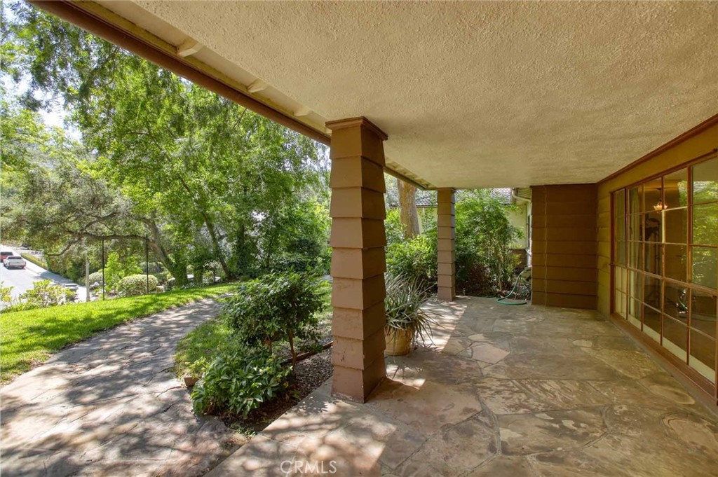 1075 Pine Oak Lane Pasadena, CA 91105 - Photo 6 of 50