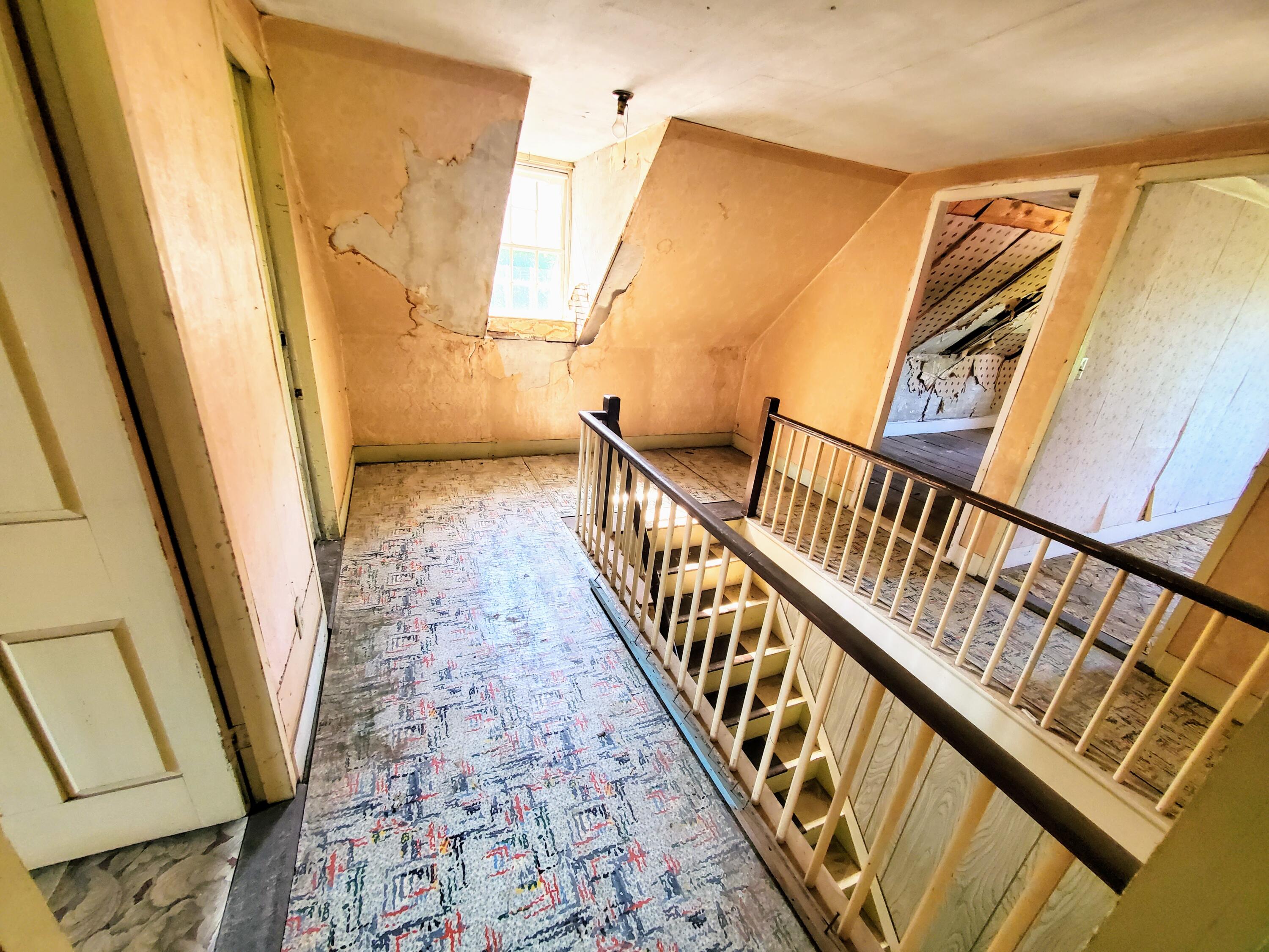 134 Falls Road Benton, ME 04901 - Photo 36 of 58 Third Floor Landing