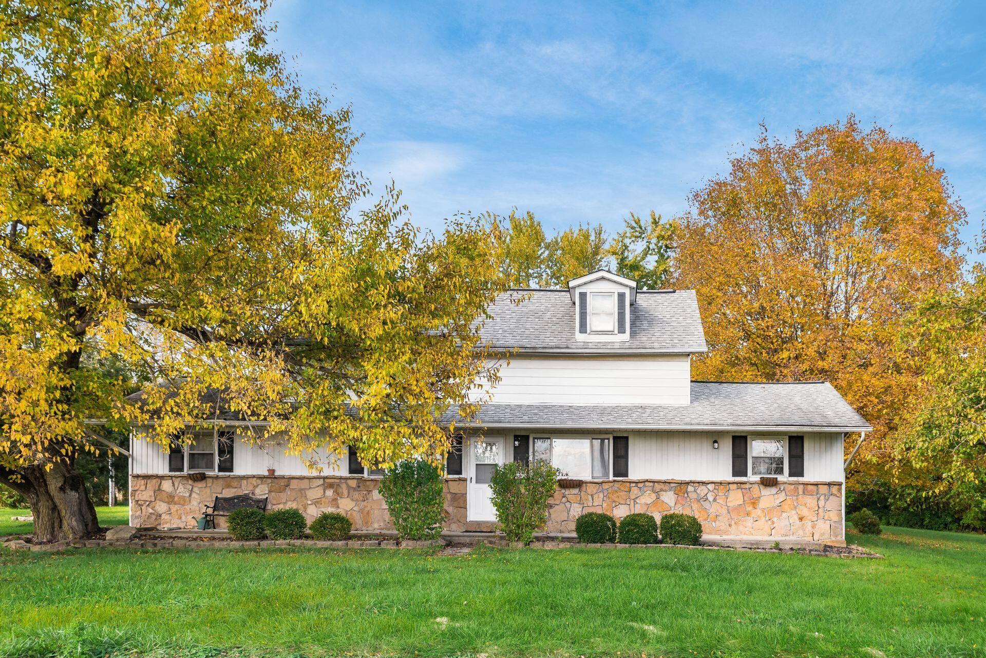 12475 Mauger Road Northwest Baltimore, OH 43105 - Photo 2 of 37 Gallery Image 2
