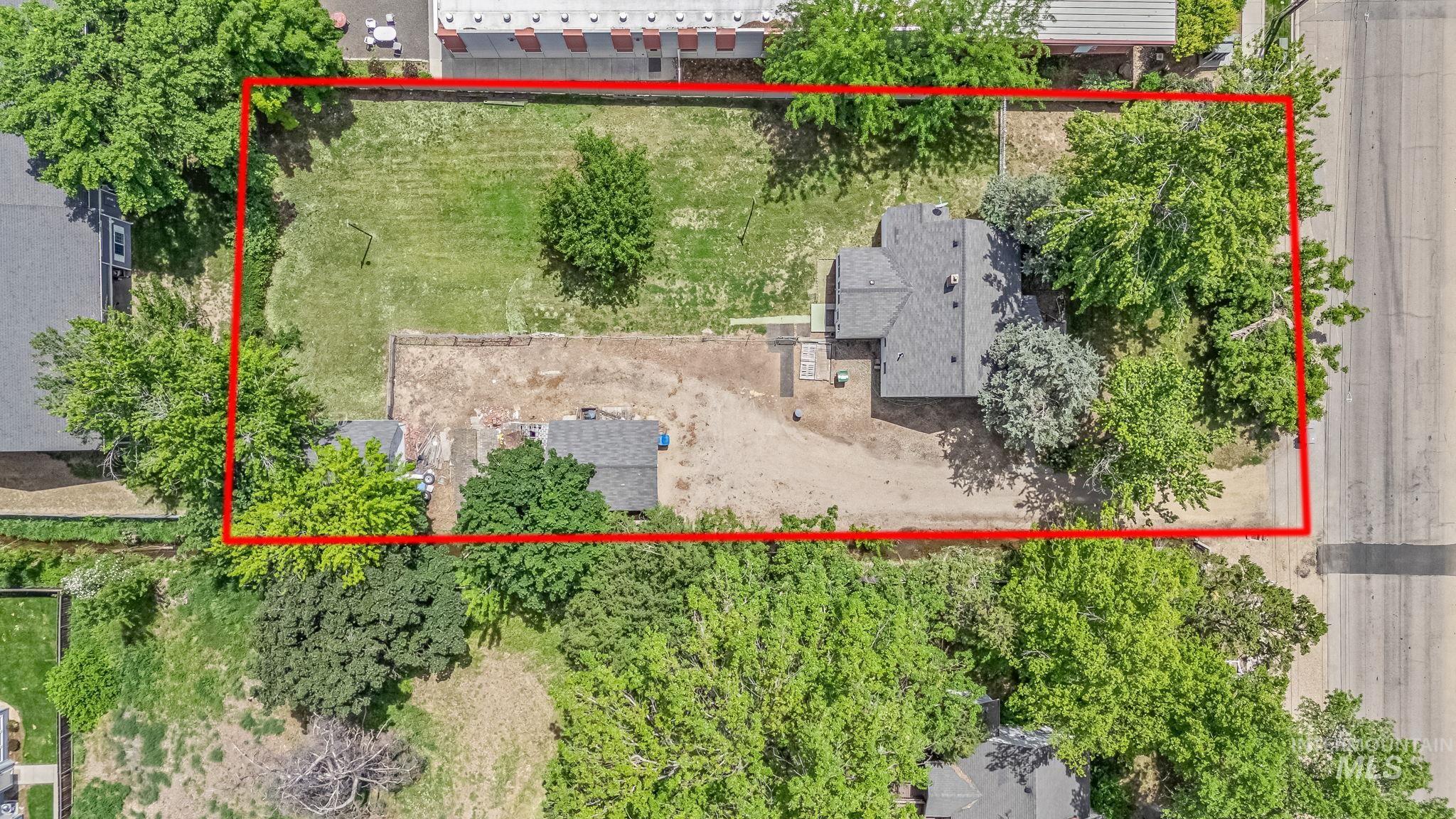 404 North Allumbaugh Street Boise, ID 83704 - Photo 1 of 31 Aerial overview of property's location featuring property boundaries highlighted
