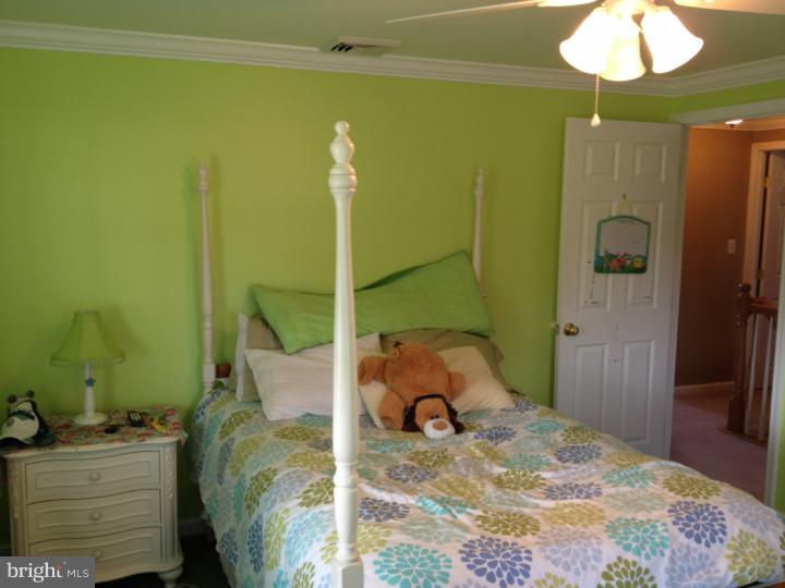 15 Tinder Road Levittown, PA 19056 - Photo 17 of 21 Bedroom 2