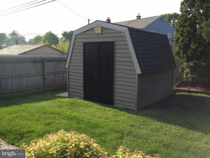 15 Tinder Road Levittown, PA 19056 - Photo 19 of 21 Exterior Back