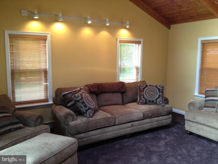 15 Tinder Road Levittown, PA 19056 - Photo 8 of 21 Family Room