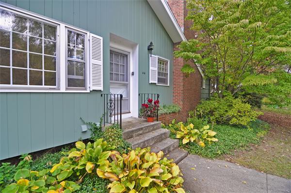 44 Jeffrey Road Wayland, MA 01778 - Photo 3 of 24
