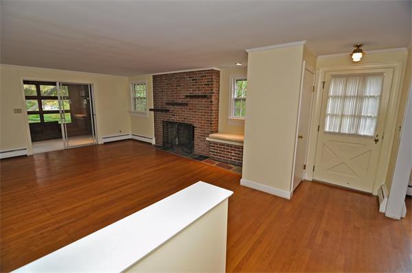 44 Jeffrey Road Wayland, MA 01778 - Photo 4 of 24
