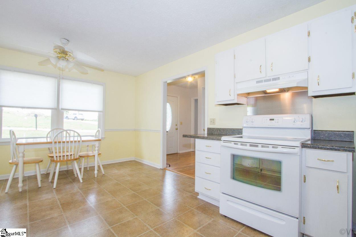333 Jamestown Road Easley, SC 29640 - Photo 11 of 36