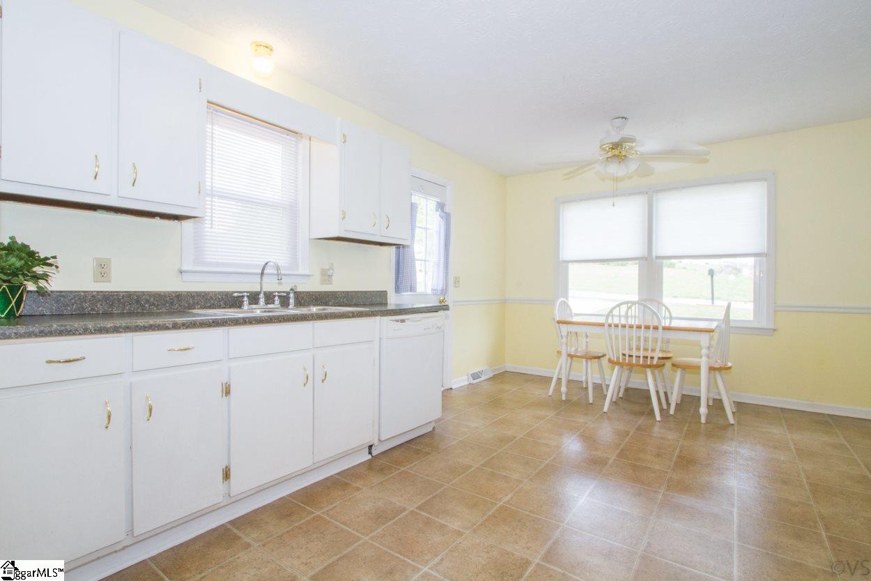 333 Jamestown Road Easley, SC 29640 - Photo 12 of 36