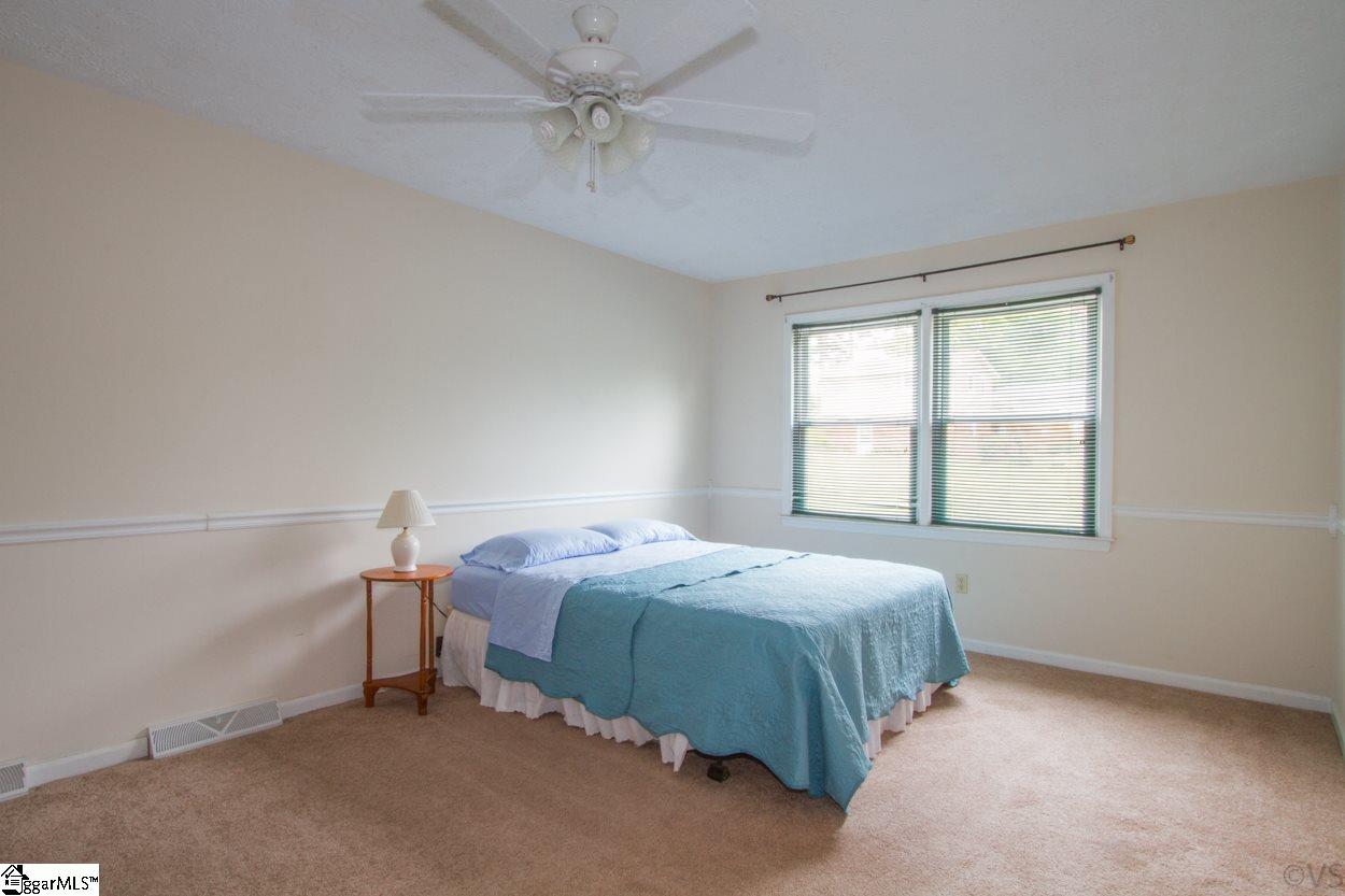 333 Jamestown Road Easley, SC 29640 - Photo 24 of 36