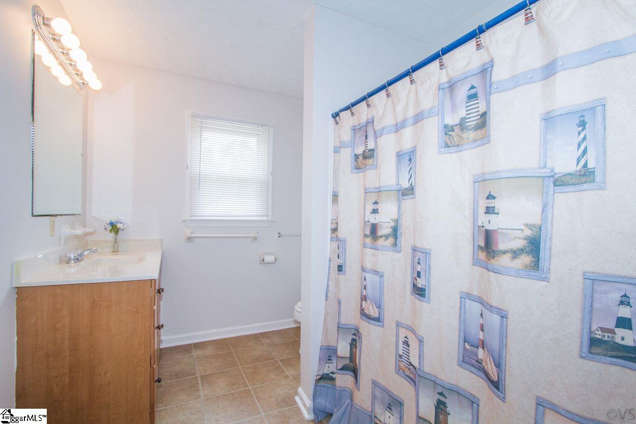 333 Jamestown Road Easley, SC 29640 - Photo 26 of 36
