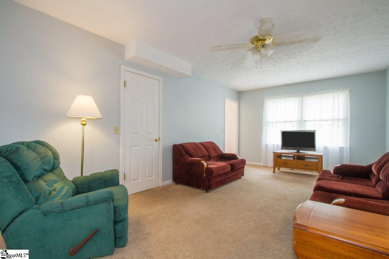 333 Jamestown Road Easley, SC 29640 - Photo 7 of 36