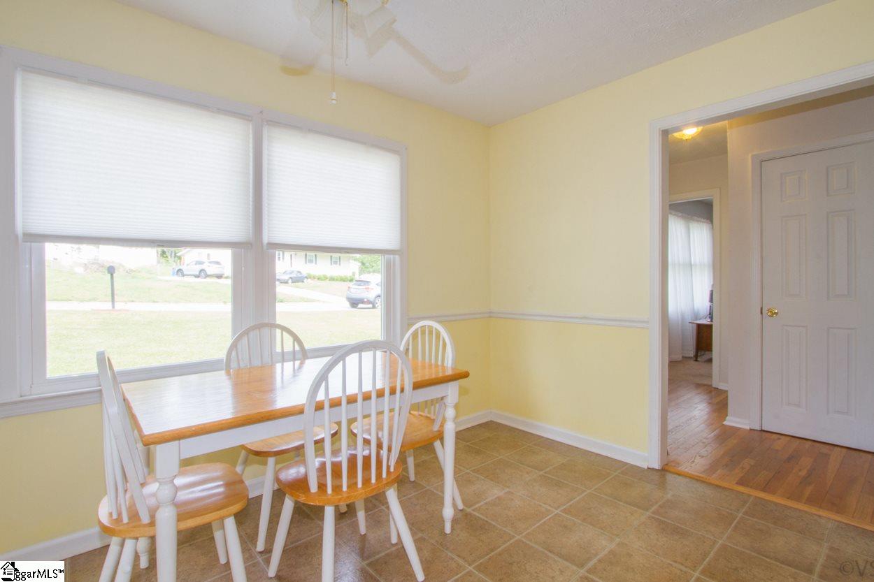 333 Jamestown Road Easley, SC 29640 - Photo 9 of 36