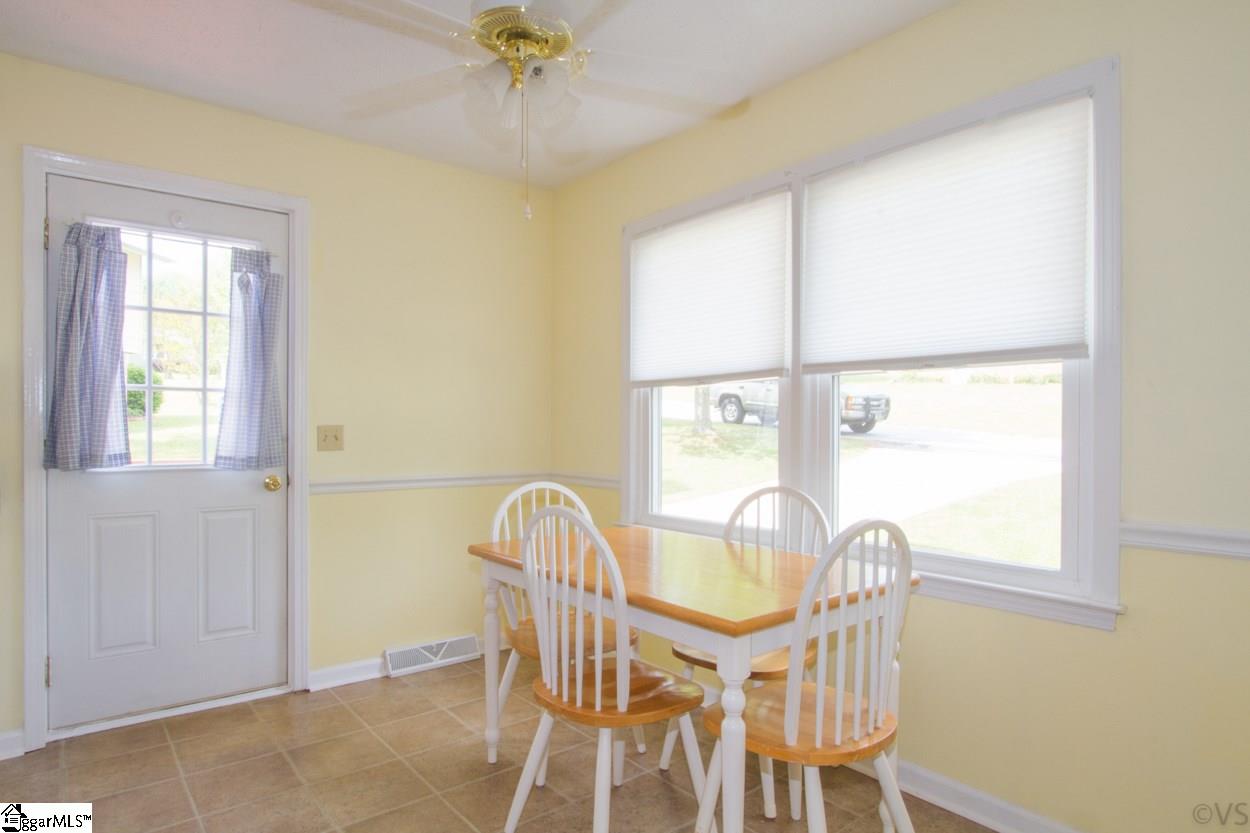 333 Jamestown Road Easley, SC 29640 - Photo 10 of 36