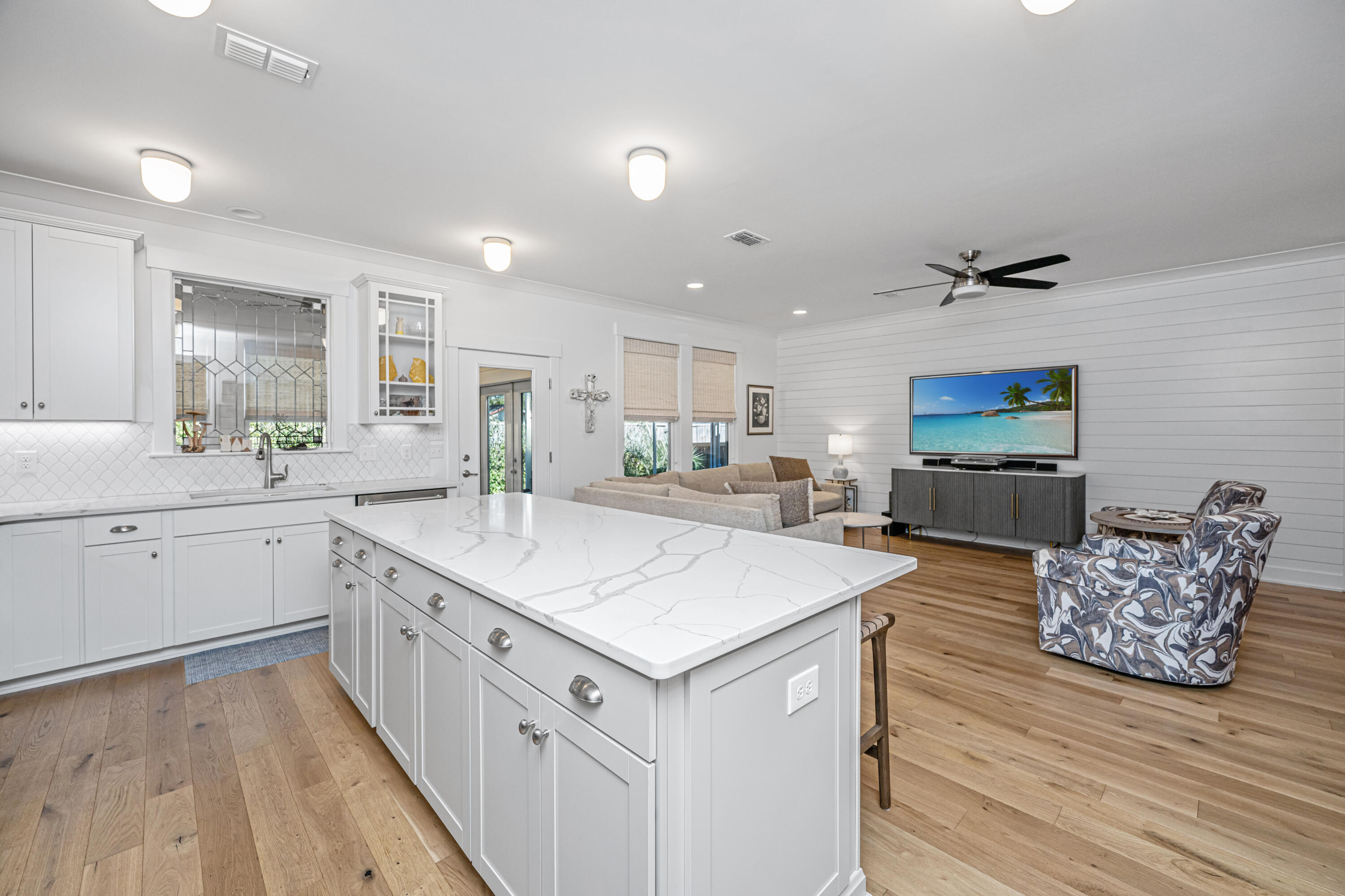 1258 Gannett Road Mount Pleasant, SC 29464 - Photo 21 of 43 Large Eat In Island