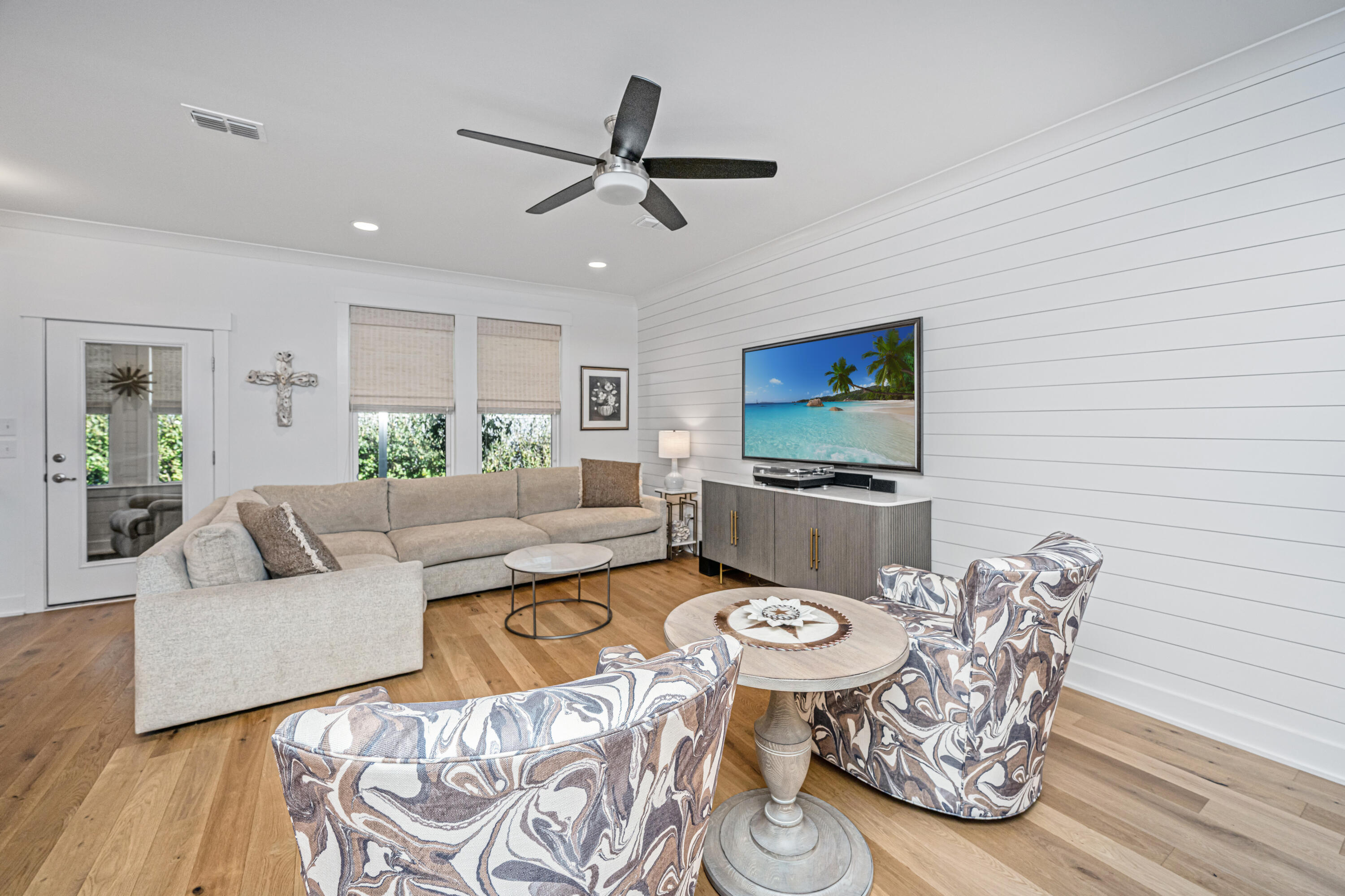 1258 Gannett Road Mount Pleasant, SC 29464 - Photo 27 of 43 Full ShipLap Wall
