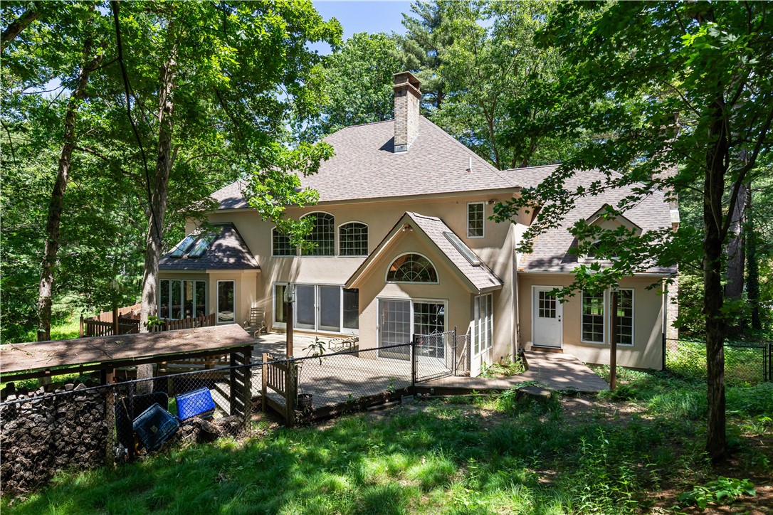 7 Kings Row Cumberland, RI 02864 - Photo 5 of 50