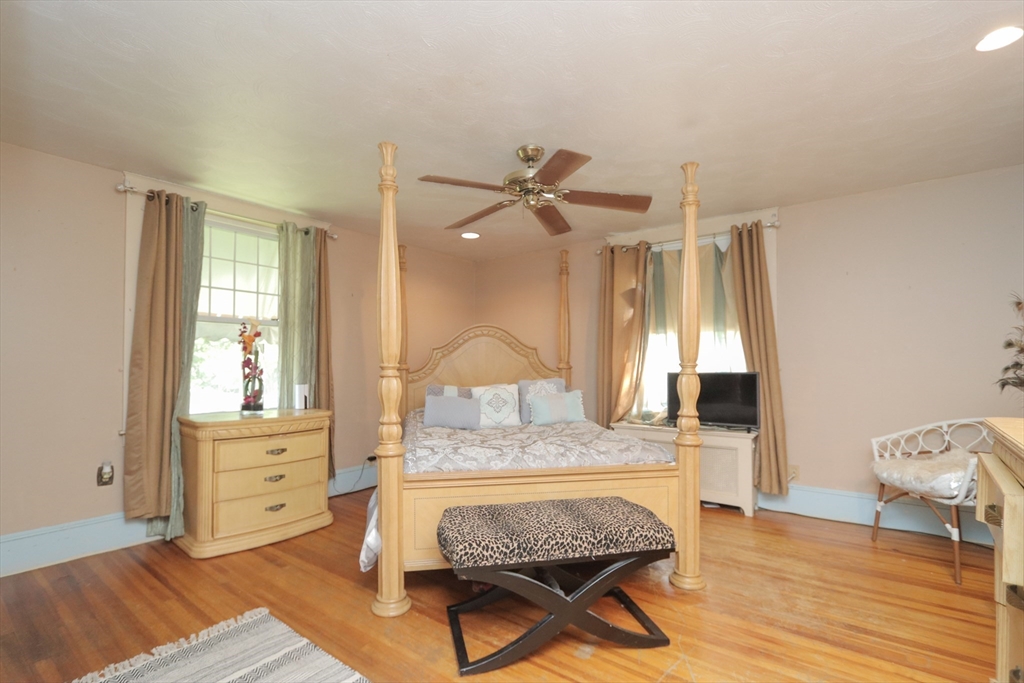 83 Kimberly Avenue Springfield, MA 01108 - Photo 17 of 33
