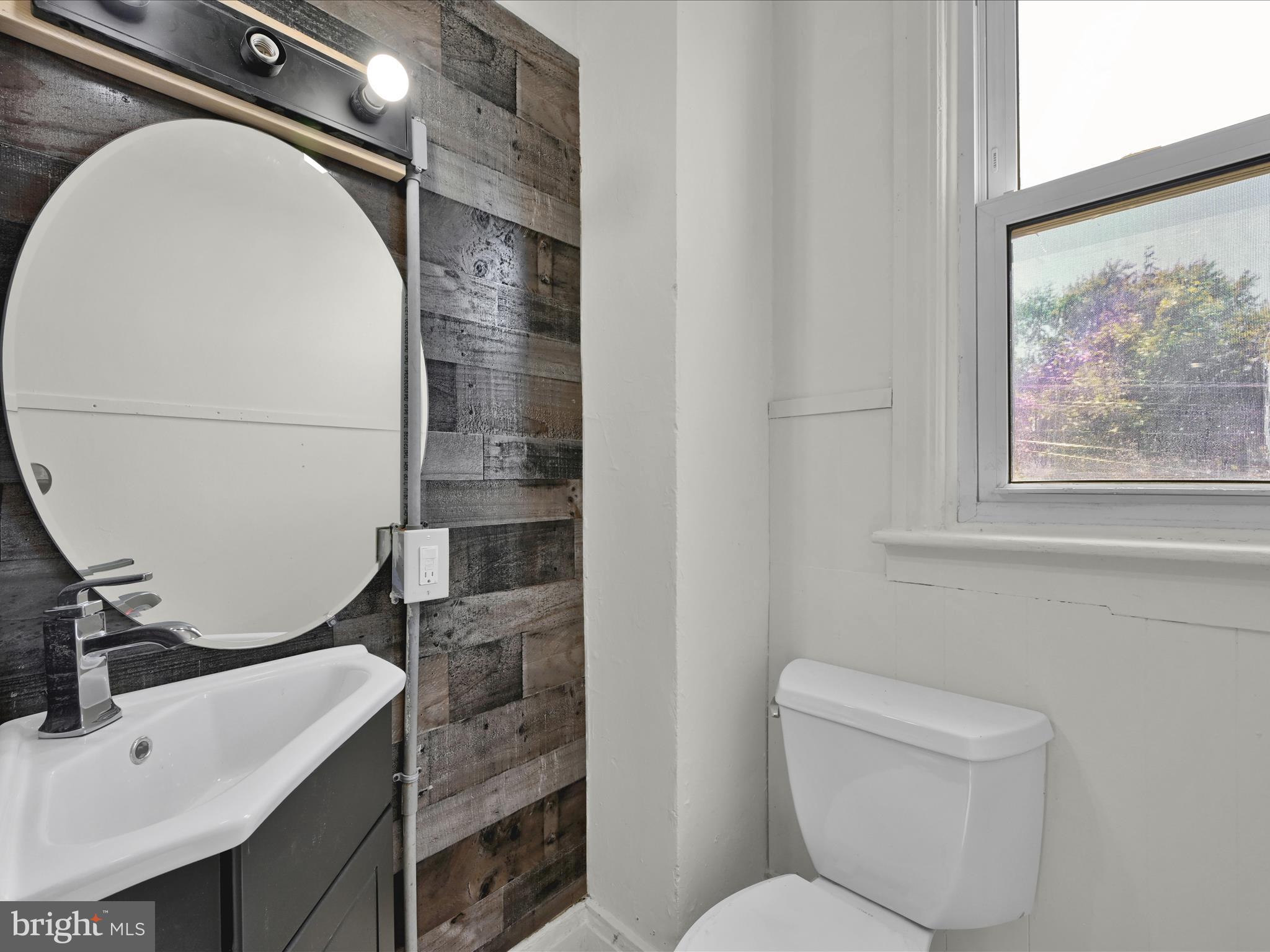 1116 Mifflin Street Lebanon, PA 17046 - Photo 17 of 25 Bathroom