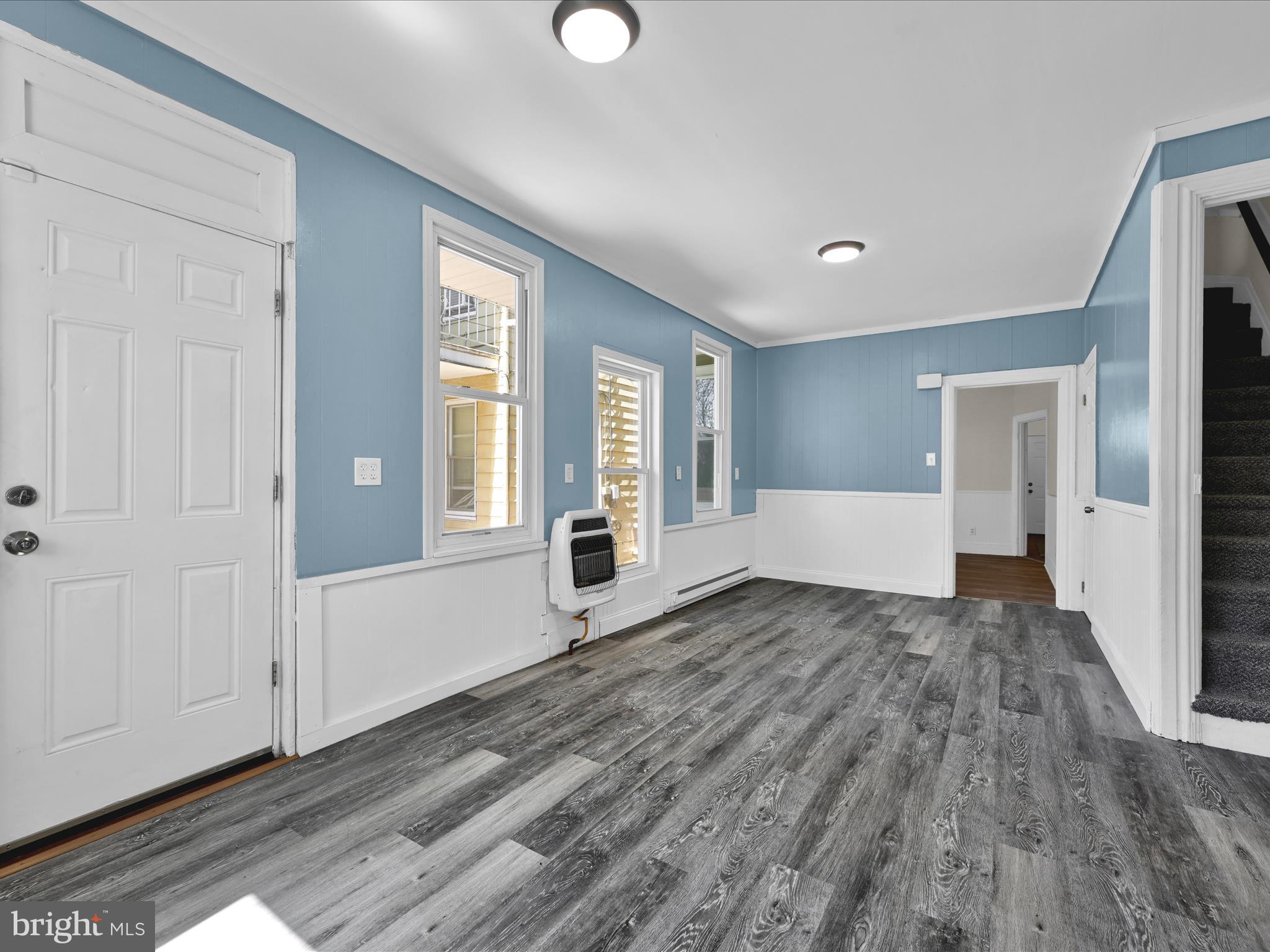 1116 Mifflin Street Lebanon, PA 17046 - Photo 5 of 25 Foyer/Dining Area