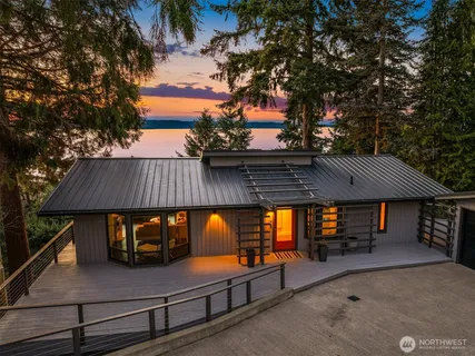 $1,999,999 | 15733 25th Avenue Southwest, Burien, WA 98166