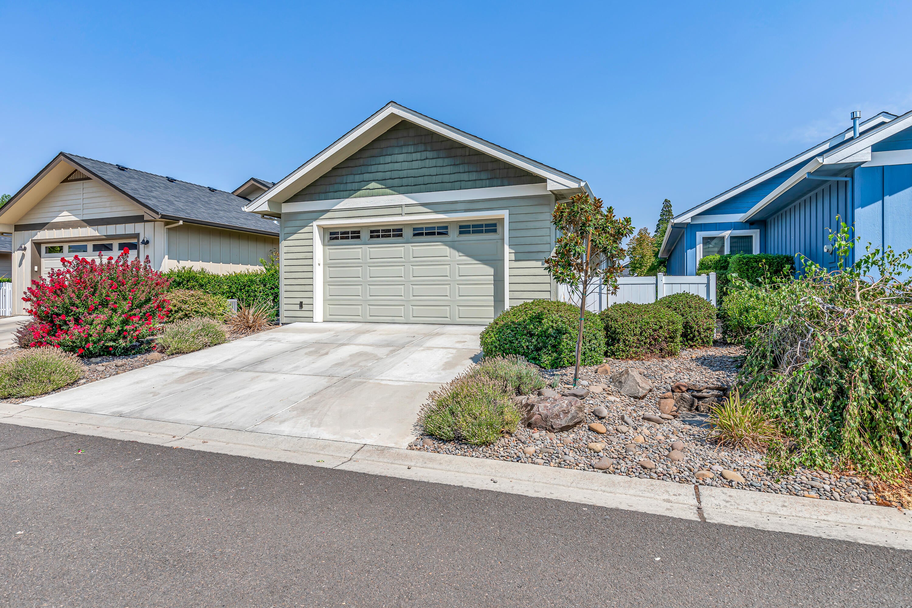 1175 Boulder Ridge Street Central Point, OR 97502 - Photo 24 of 30 24