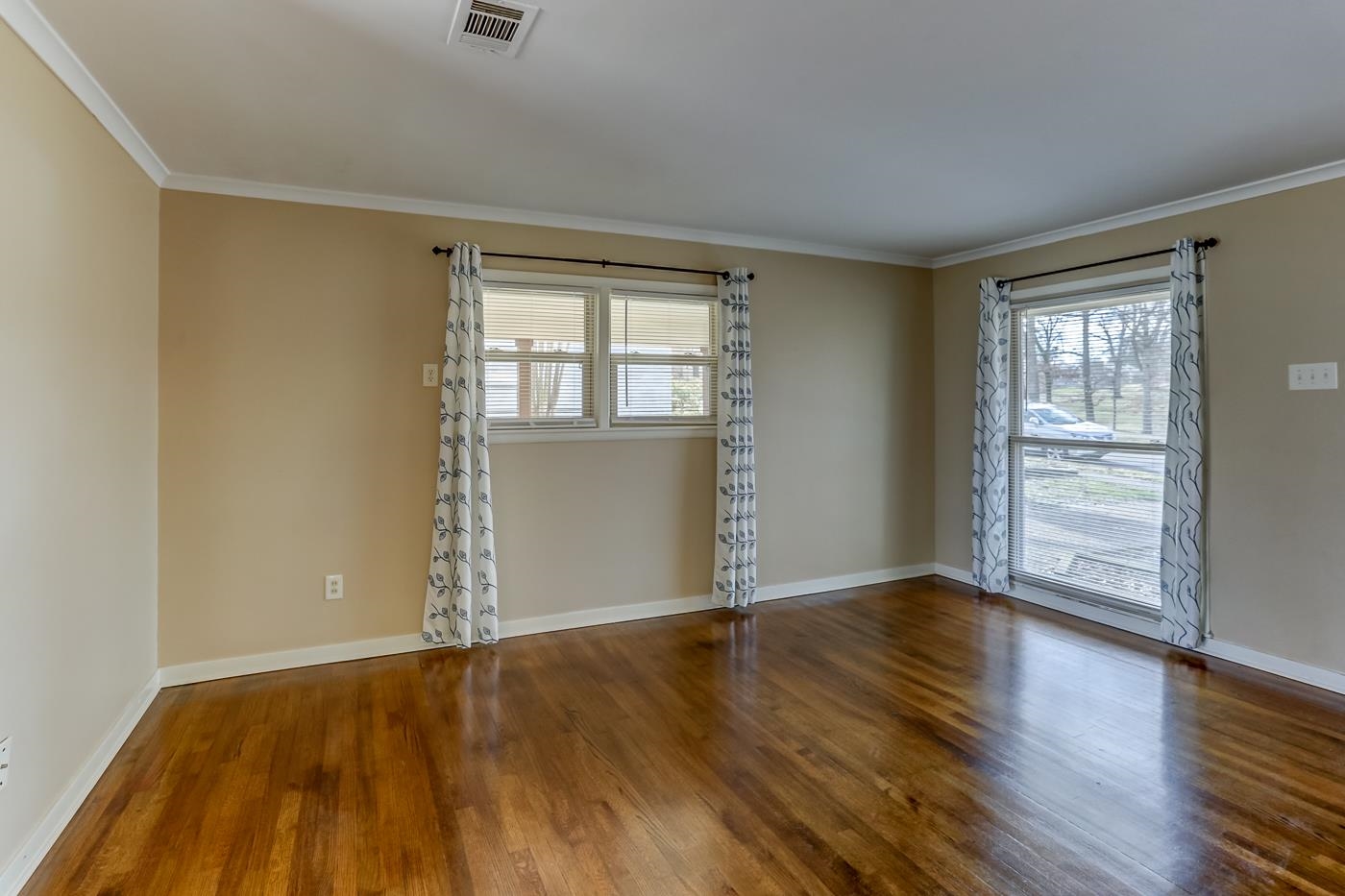 228 North Oak Grove Road Memphis, TN 38120 - Photo 8 of 23 Gallery Image 8