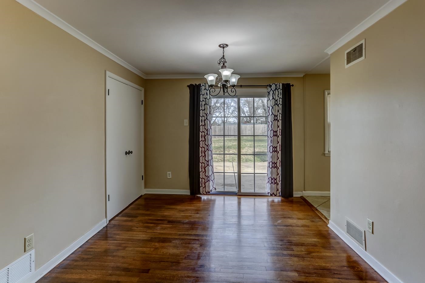 228 North Oak Grove Road Memphis, TN 38120 - Photo 9 of 23 Gallery Image 9