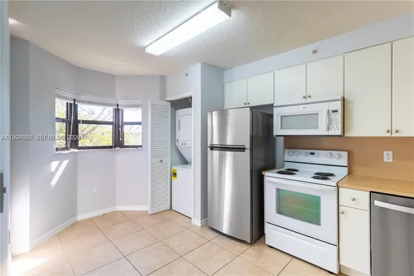 $2,000 | 22801 Southwest 88th Place, Unit 204, Cutler Bay, FL 33190