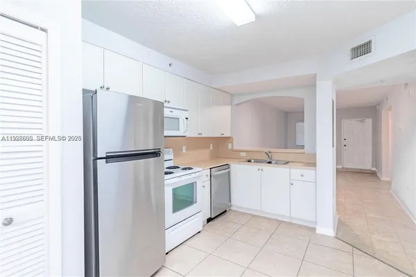 $2,000 | 22801 Southwest 88th Place, Unit 204, Cutler Bay, FL 33190