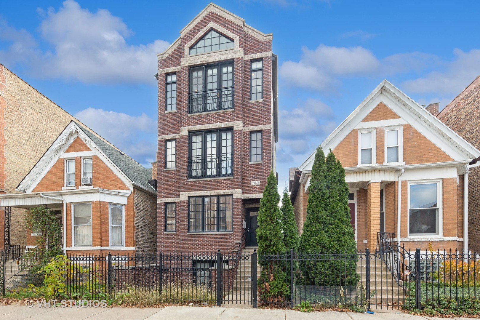 2031 West Augusta Boulevard, Unit 3 Chicago, IL 60622 - Photo 1 of 24 front view of a house with a yard