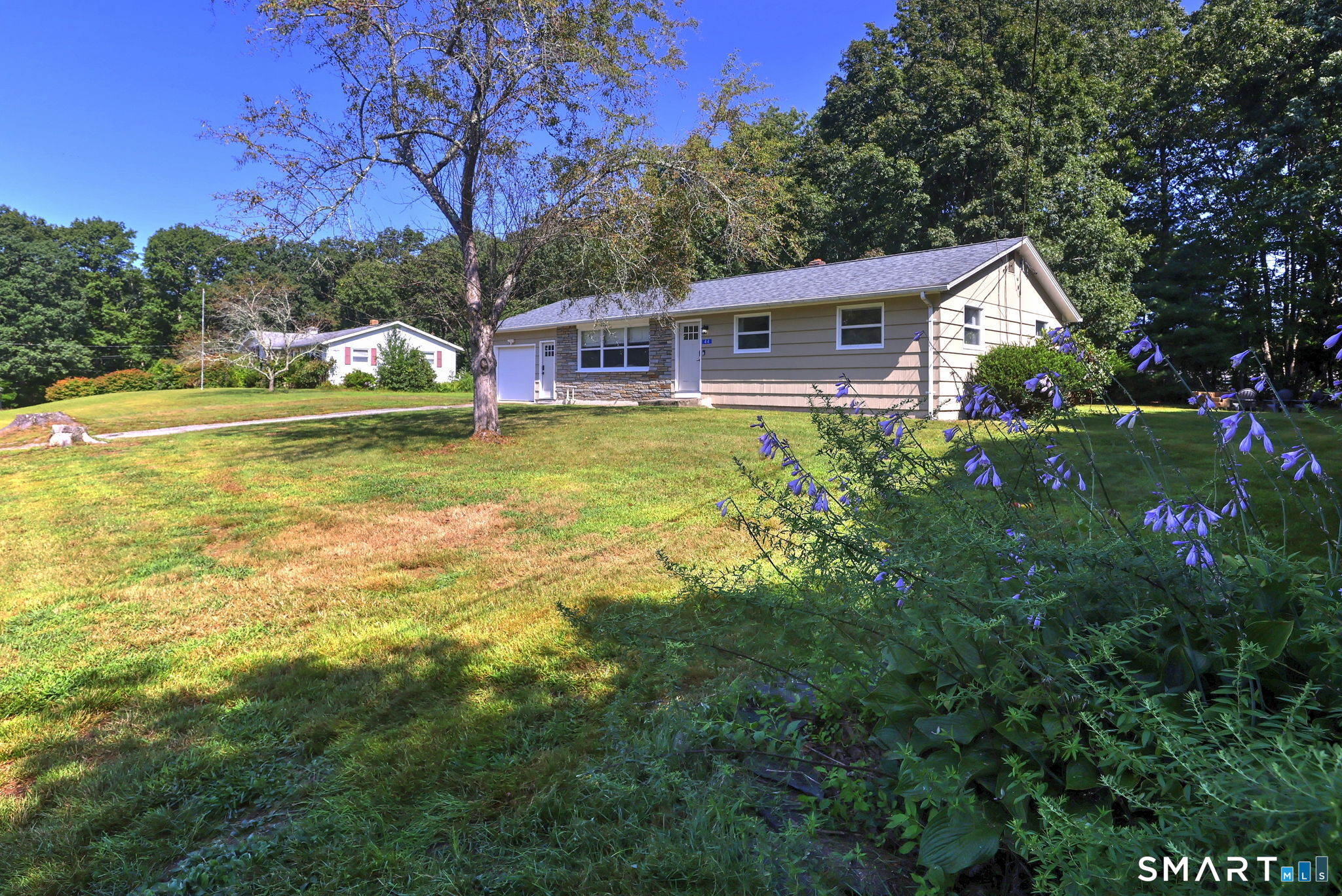 44 Davis Street Killingly, CT 06239 - Photo 1 of 39 Gallery Image 1
