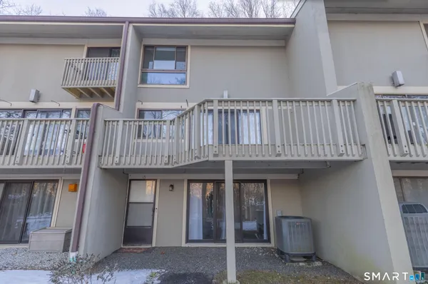 $299,000 | 13 Clubhouse Drive, Unit 13, Woodbury, CT 06798