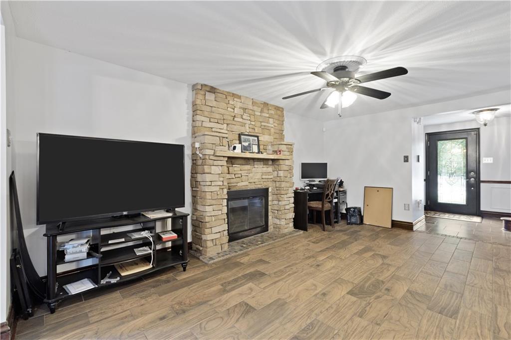1776 Hassam Road Coraopolis, PA 15108 - Photo 11 of 23 Gallery Image 11