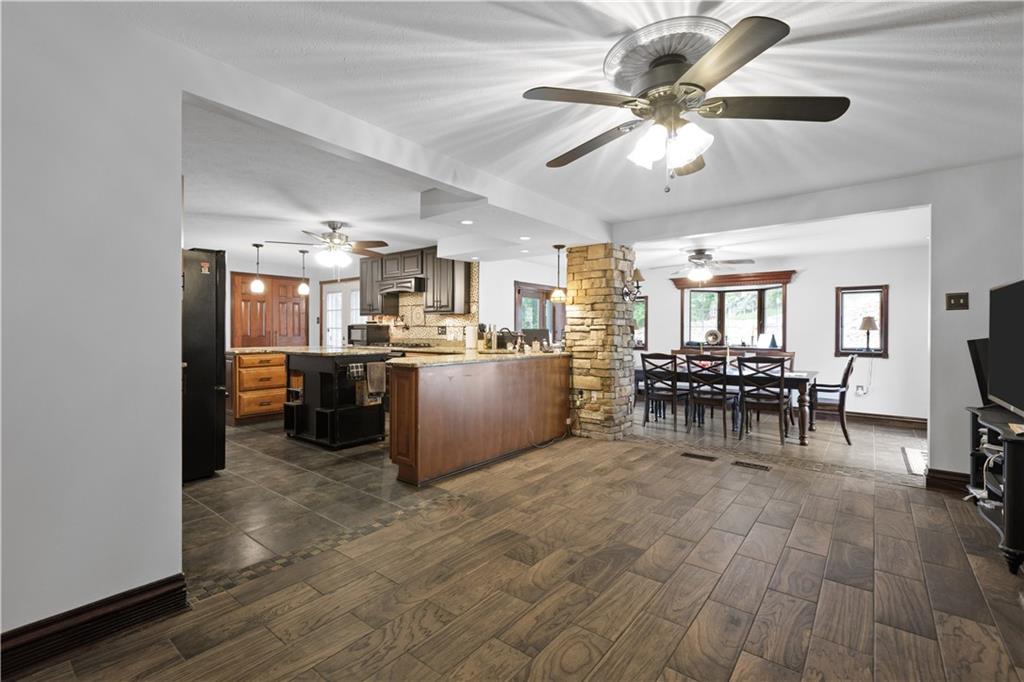 1776 Hassam Road Coraopolis, PA 15108 - Photo 12 of 23 Gallery Image 12