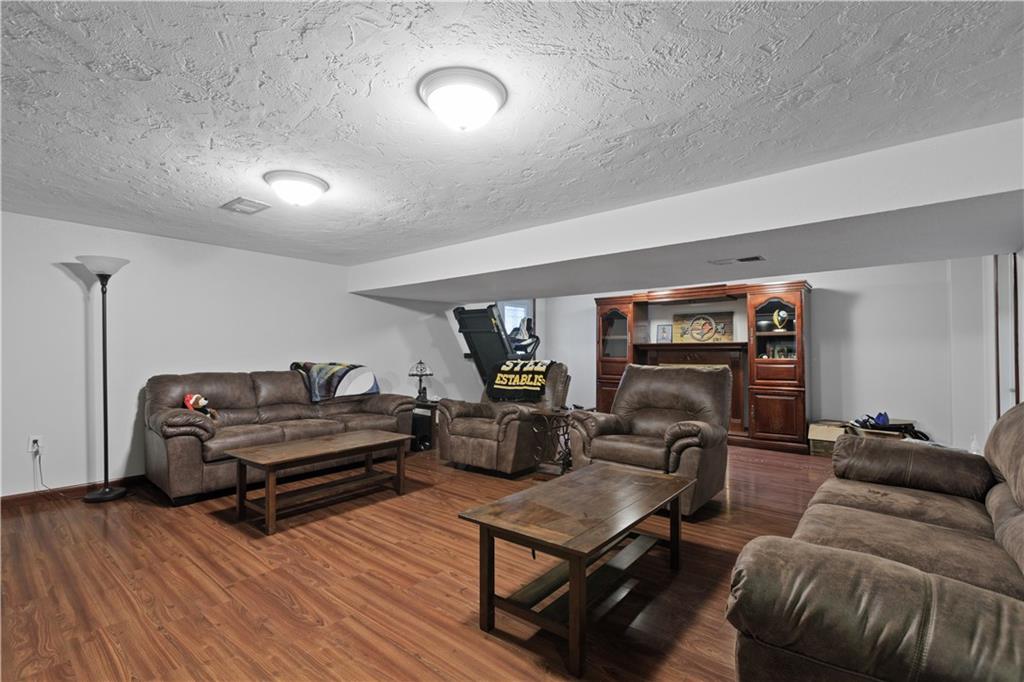 1776 Hassam Road Coraopolis, PA 15108 - Photo 23 of 23 Gallery Image 23