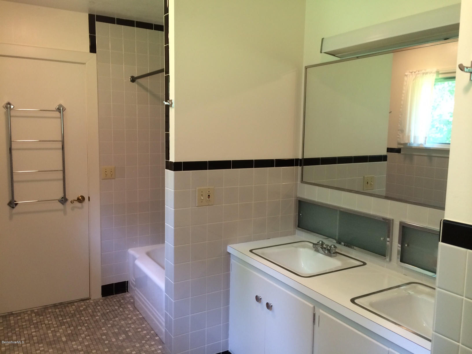 274 Hopper Road Williamstown, MA 01267 - Photo 36 of 66 Shared bath