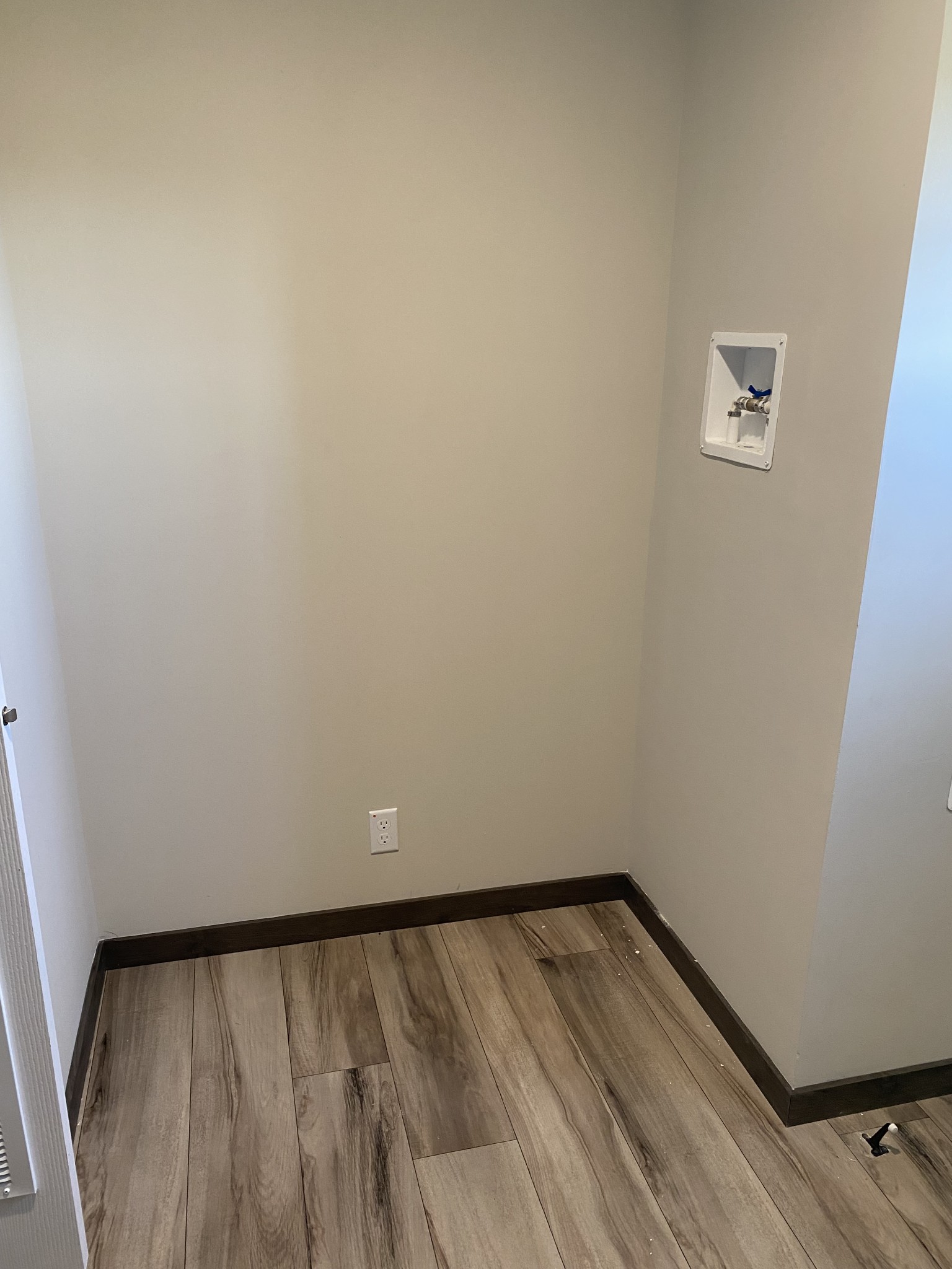 1646 Gamaliel Road Red Boiling Springs, TN 37150 - Photo 19 of 24 a view of empty room with wooden floor