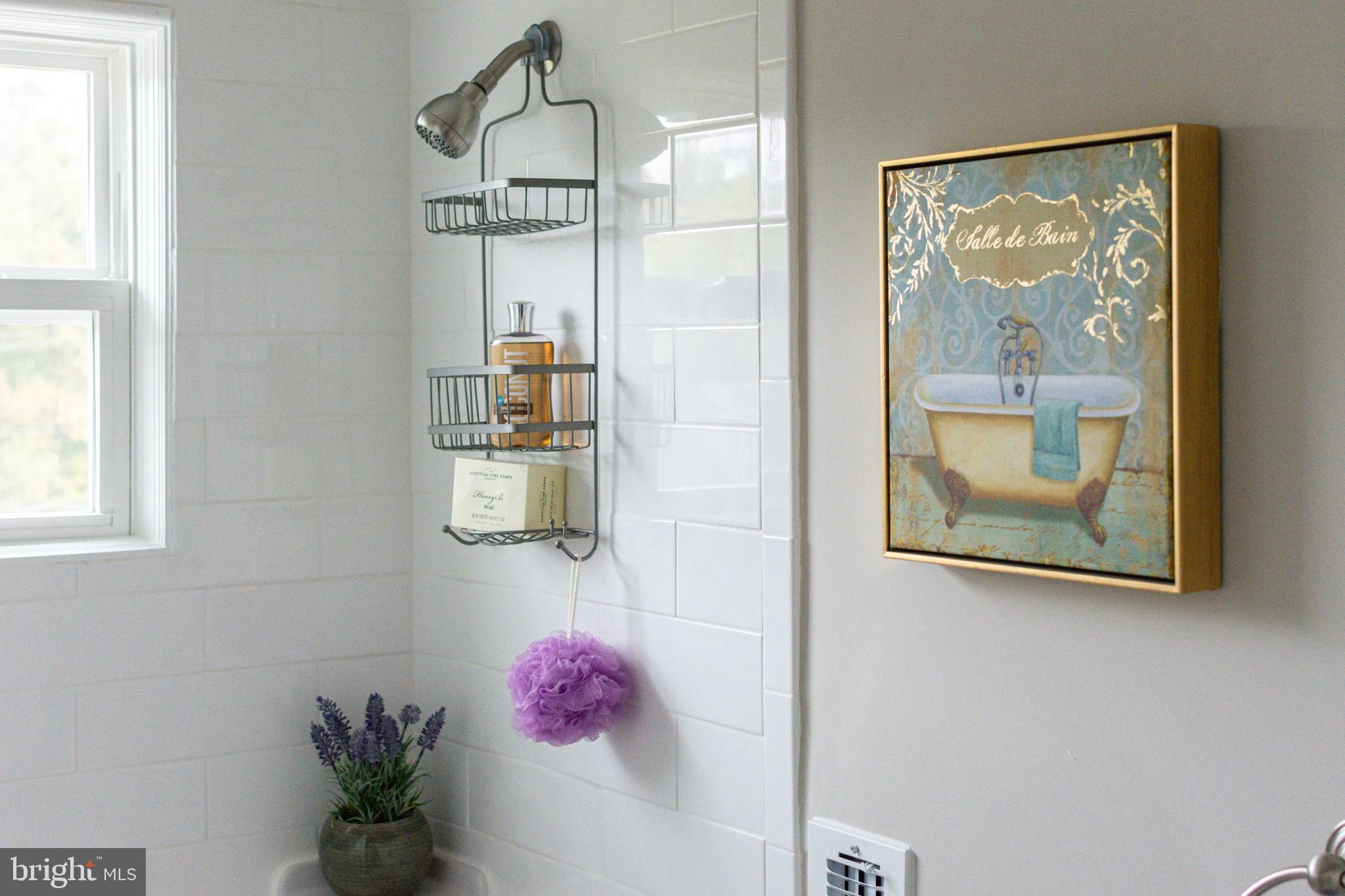 4402 Fenor Road Baltimore, MD 21227 - Photo 17 of 25 Tile detail