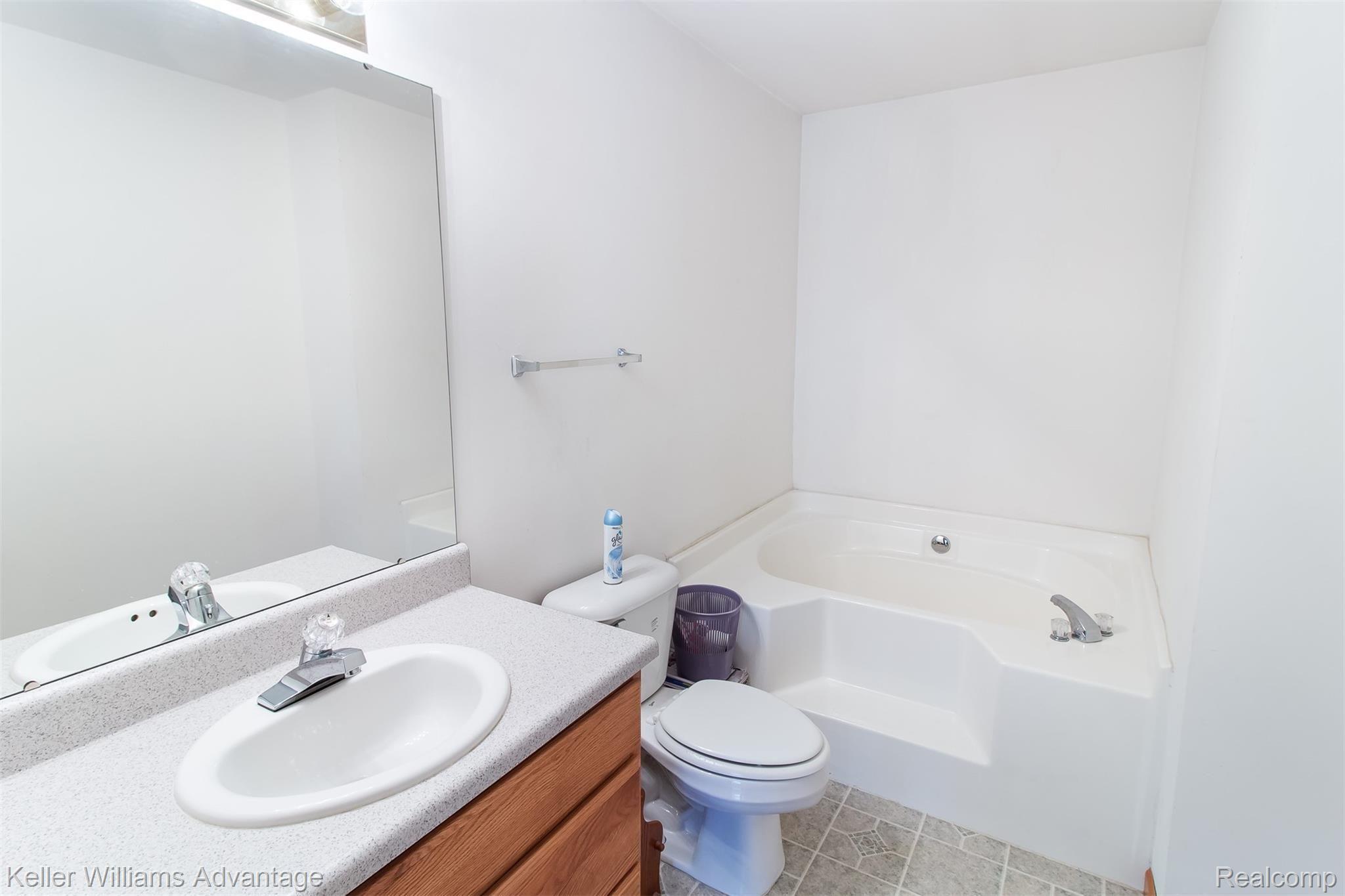 15050 Roepke Road Gregory, MI 48137 - Photo 20 of 50 RoepkeRd_15050_MasterBath_01.jpg