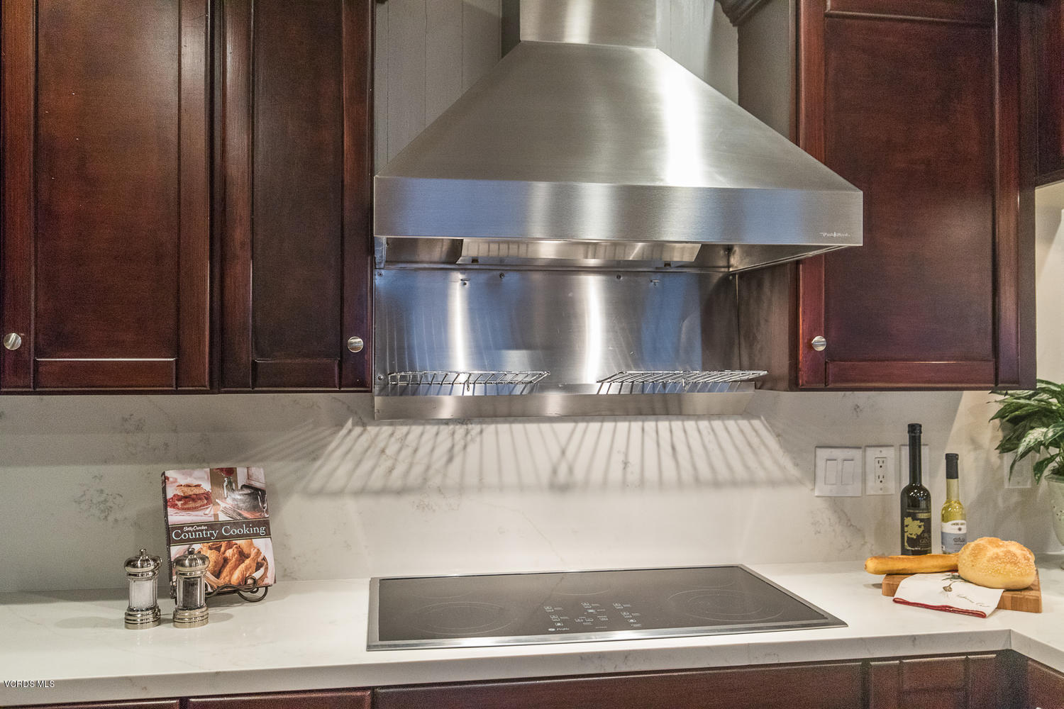 456 McKnight Road Thousand Oaks, CA 91320 - Photo 24 of 66 456 McKnight Rd Newbury Park-large-025-1