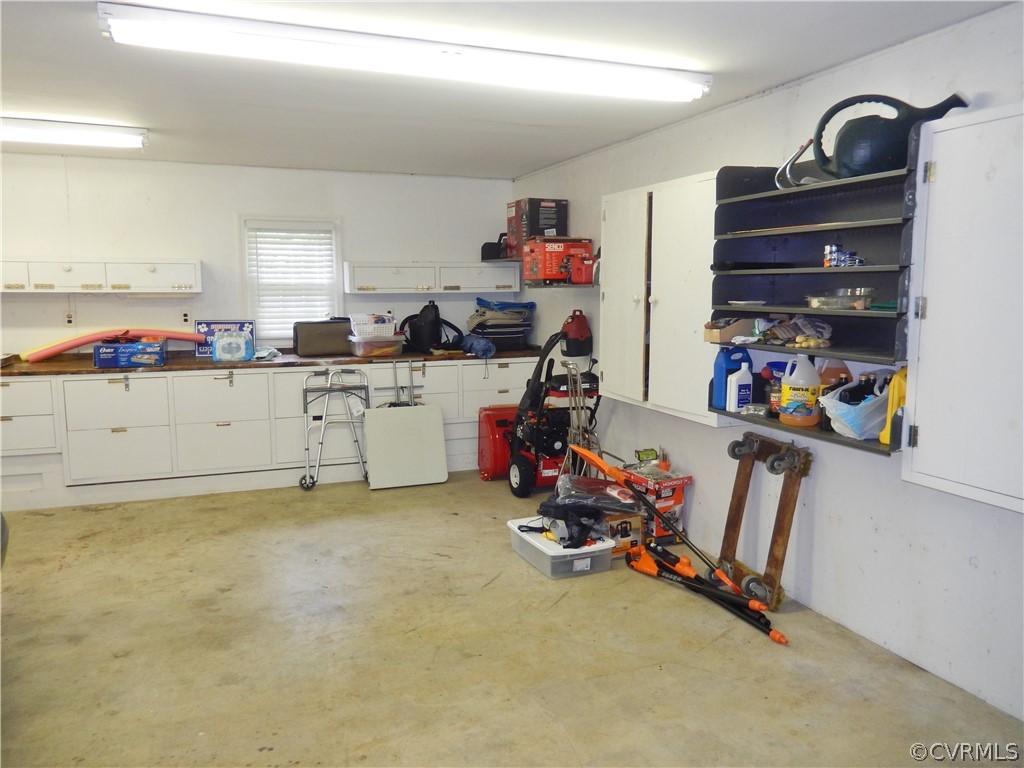 11300 Danforth Road Chesterfield, VA 23838 - Photo 26 of 32 Garage Enterior
