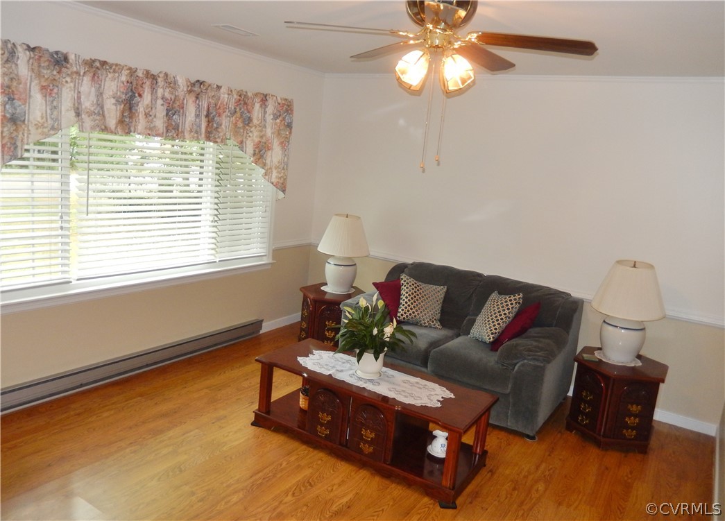 11300 Danforth Road Chesterfield, VA 23838 - Photo 4 of 32 Living Room
