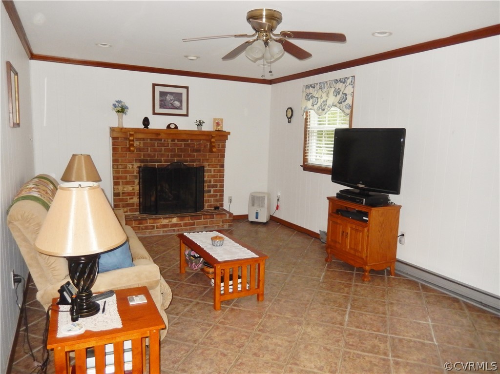 11300 Danforth Road Chesterfield, VA 23838 - Photo 9 of 32 Family Room