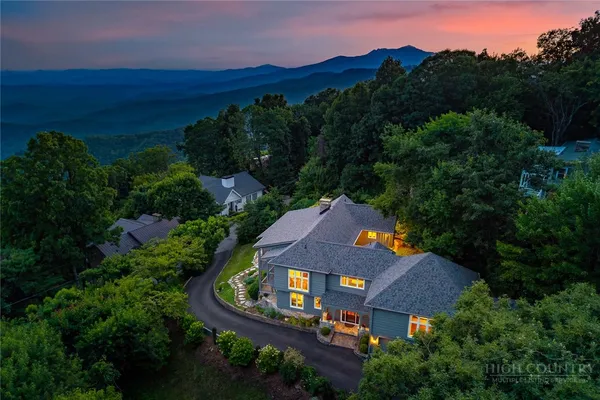 $2,595,000 | 403 Laurel Park Road, Blowing Rock, NC 28605