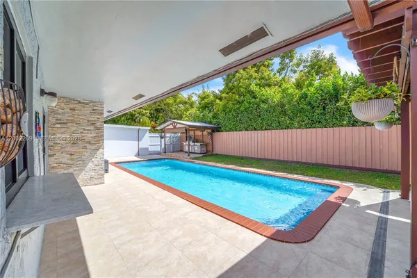 $880,000 | 10615 Southwest 129th Court, Miami, FL 33186