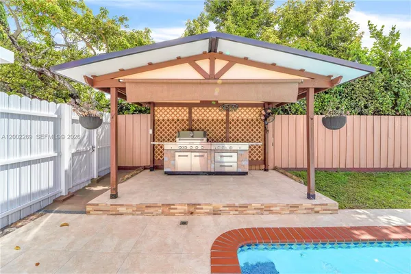 $880,000 | 10615 Southwest 129th Court, Miami, FL 33186