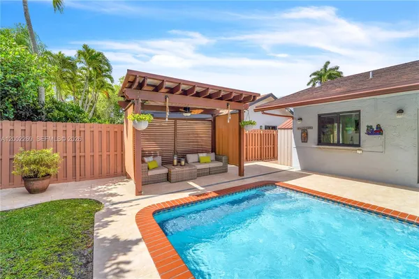 $880,000 | 10615 Southwest 129th Court, Miami, FL 33186