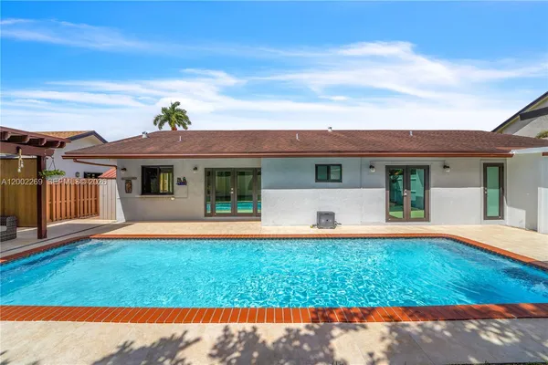 $880,000 | 10615 Southwest 129th Court, Miami, FL 33186